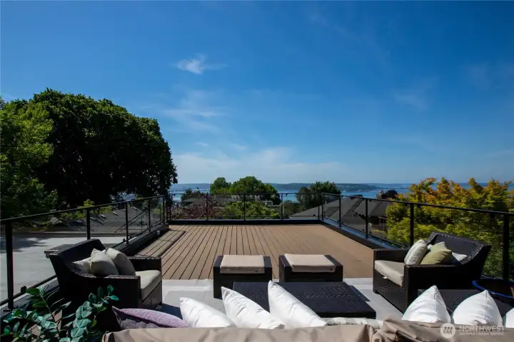 500 sq ft roof deck