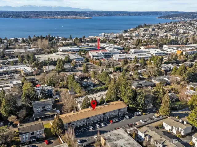 Great location and value for this dynamic condo, just steps to the main Google campus.