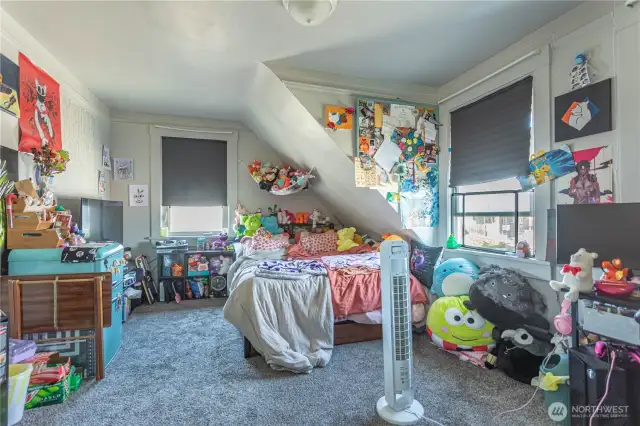2 upstairs bedrooms are large