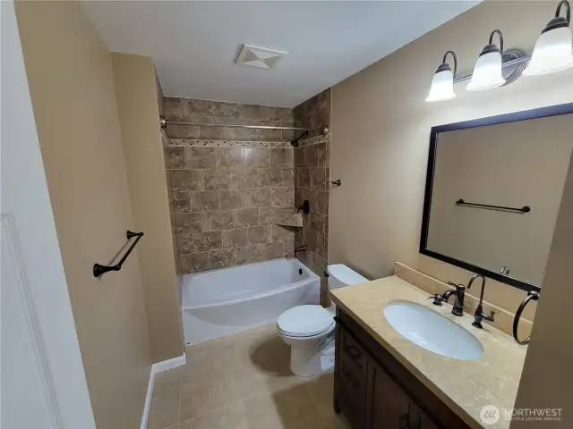 Guest full bath