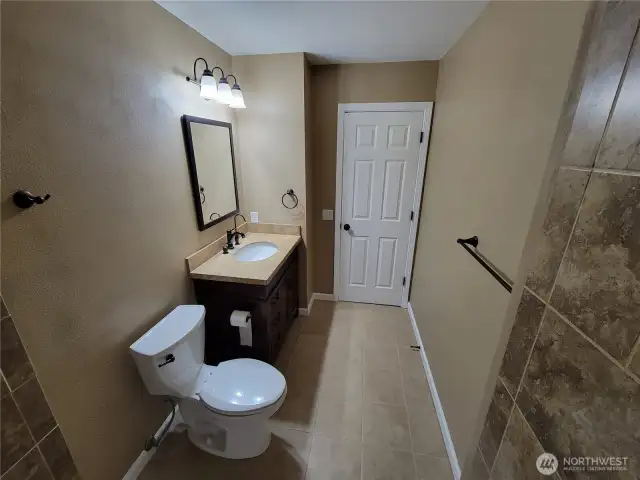 Guest full bath