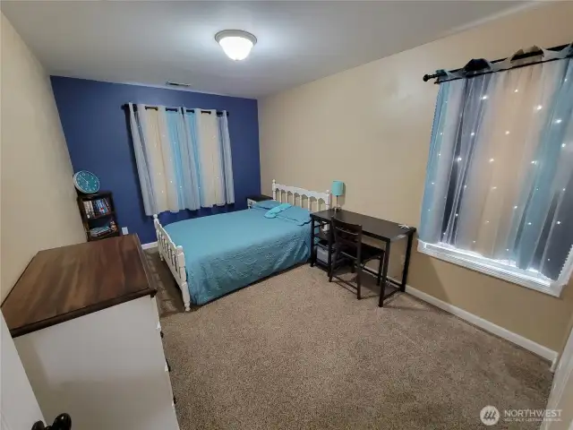 2nd bedroom