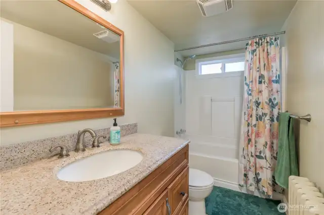 Full upstairs bathroom