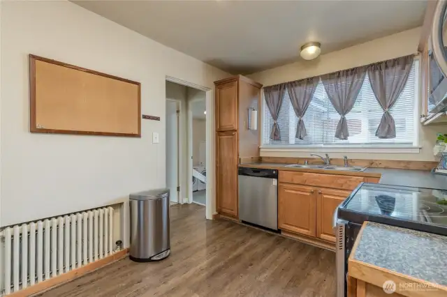 Kichen with stainless appliances