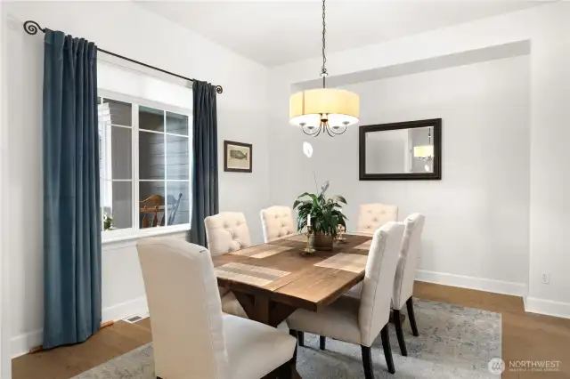 The lovely dining room.