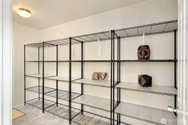 Walk-in Pantry