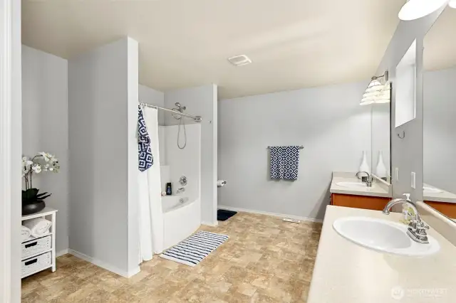 Master Suite Bathroom