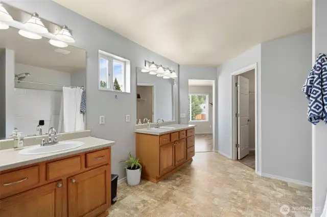 Master Suite Bathroom