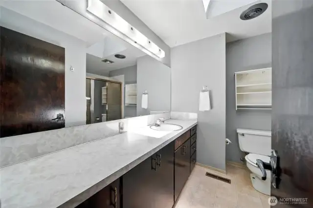 Upstairs Full Bath.