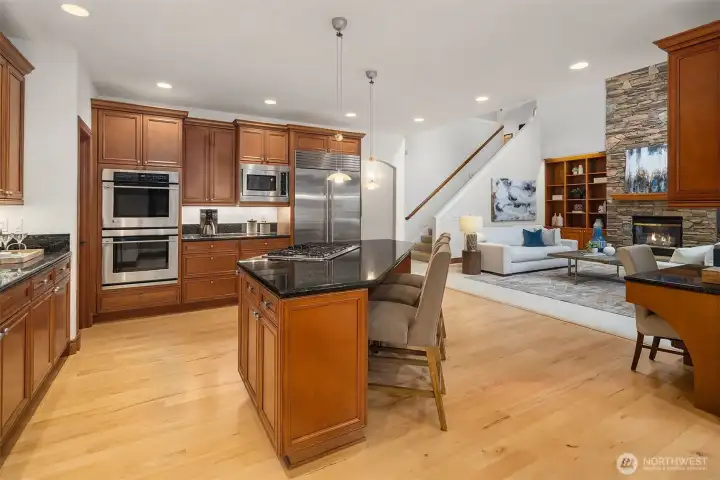 Newly refinished hardwood flooring and ample cabinet and counter space. The double ovens are a bonus when entertaining or during the holidays.