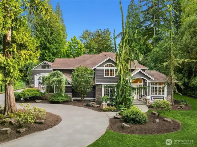 This is a unique property with high quality built home exuding luxury plus a classy shop for all your toys.