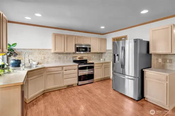 Spacious Kitchen + ample walk-in pantry