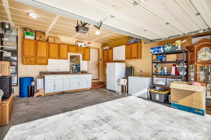 Spacious Garage with Spice Kitchen
