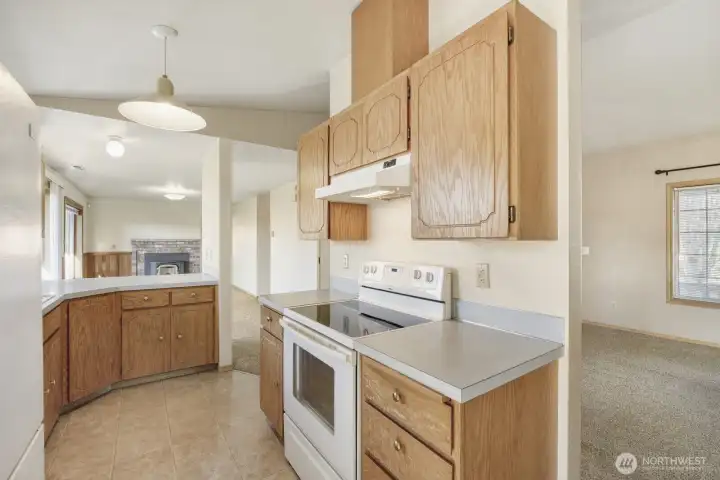 Another view of the kitchen.