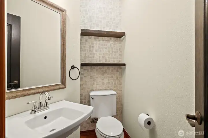 Powder bath on the main level