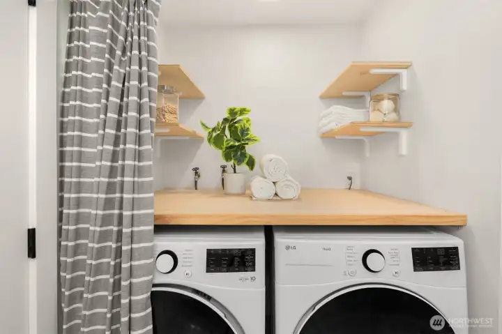 Newer W&D stay with the home.