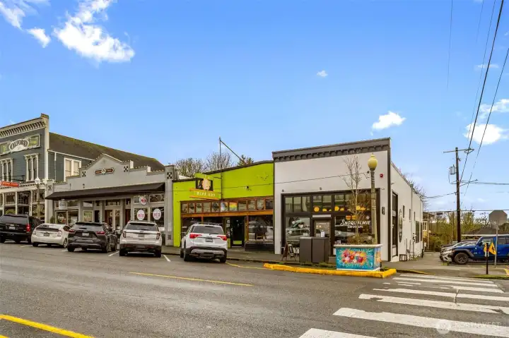 Minutes from Historic Downtown Snohomish.