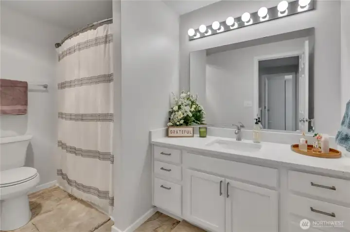upstairs full bathroom
