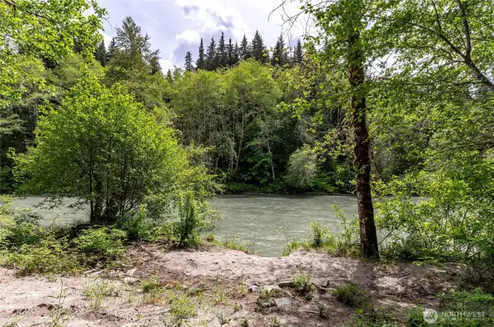 South Fork Stillaguamish River. Low-bank community access just 250 feet from the front door. Salmon, steelhead, and trout in this stretch.