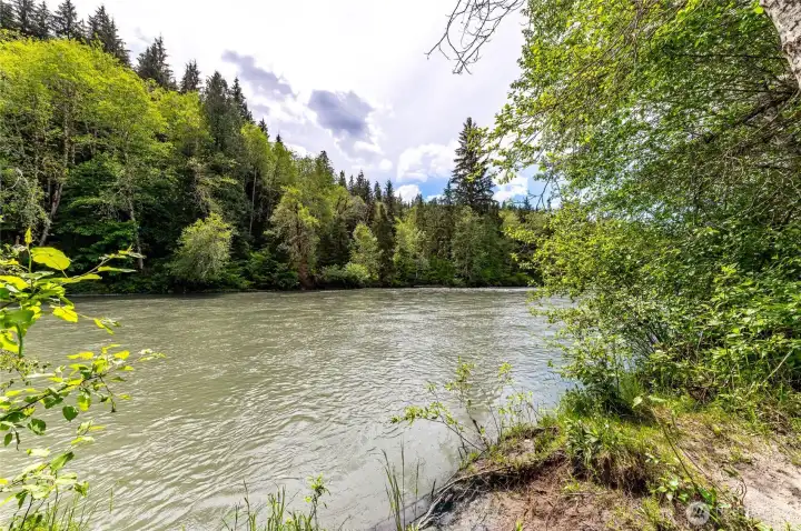 The South Fork Stillaguamish in the Robe Valley. Glacier-fed, wild, and yours to explore on foot from the community beach.