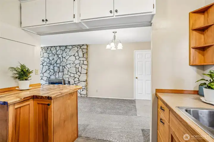 Convenient upper cabinet storage