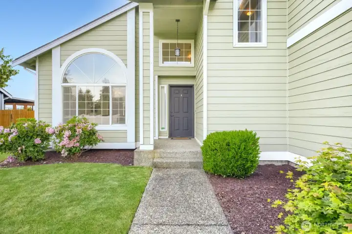 Great curb appeal. Welcome home!