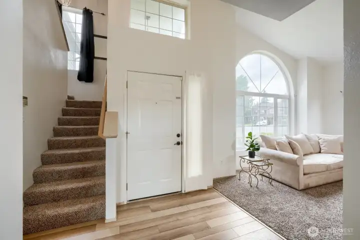 Open and bright entry.