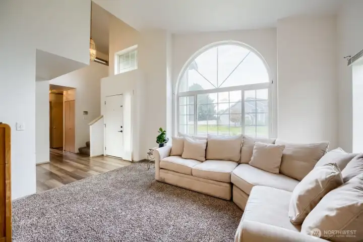 Beautiful window, lets in lots of natural light!