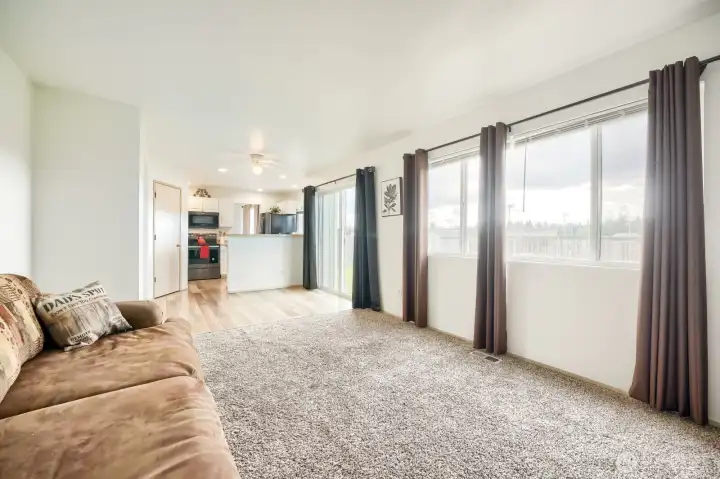 Slider to back yard & an optional dinette area between kitchen & family room