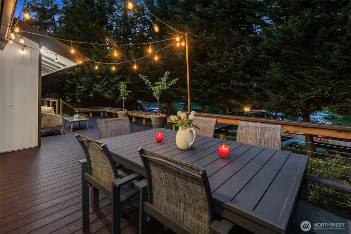 Trex decking allows for spacious and inviting entertaining spaces.