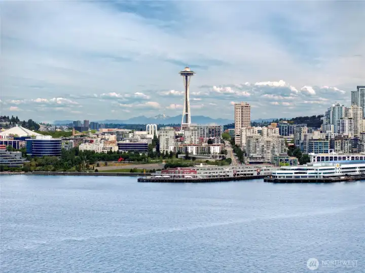 Perched above the city, this vantage point offers an unparalleled look at the convergence of Seattle's iconic skyline and waterfront