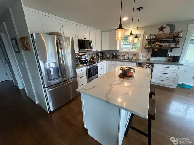 Kitchen 2 Large Kitchen Island makes a great space to prep meals or visit with the Chef!