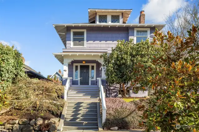 Superior location and picture perfect entrance to this stunning Four Square just a hop skip and jump to Volunteer Park. Vintage charm and modern convenience. Stunning!