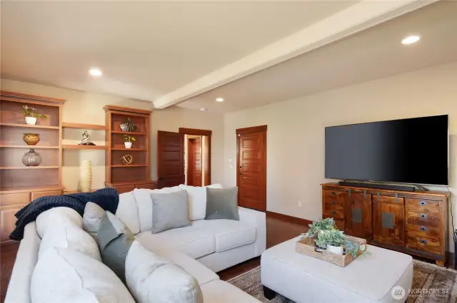 Large Bonus Room on Main Floor