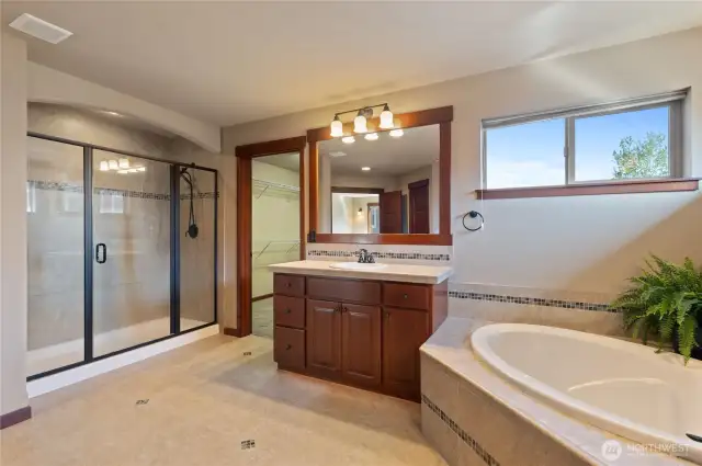 Primary 5-Piece Bath with Walk-in Closet