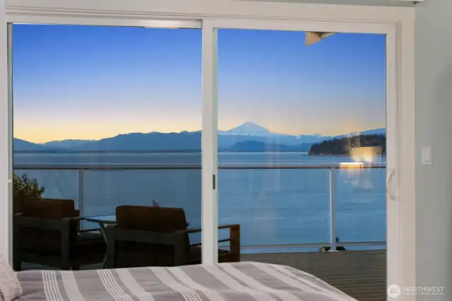 Sleep w/ the Whales that Frequent Utsalady Bay~