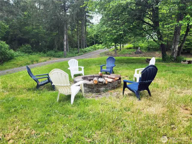 Great spot for evenings relaxing around the fire pit.