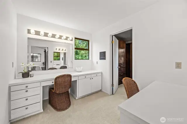 Primary dressing room