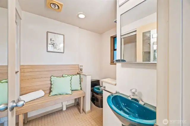 Poolhouse 3/4 bath