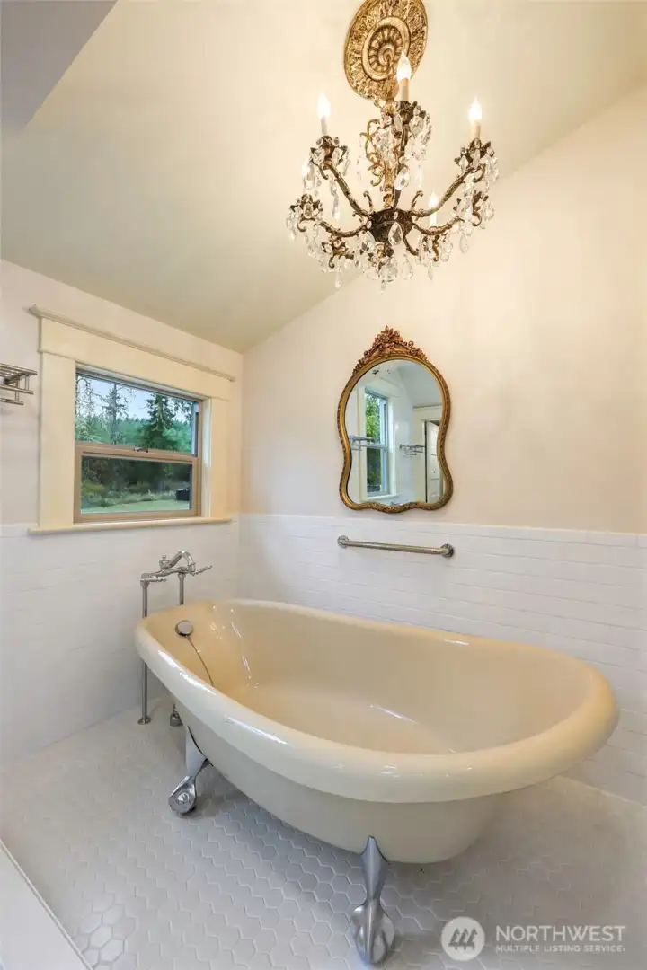 Relax in this elegant and beautiful bathtub.