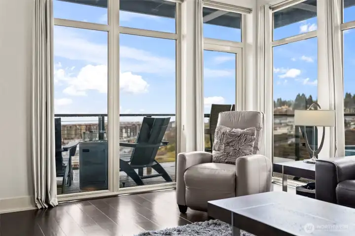 Live like your in a single-family residence with alll the convenience of your Condo