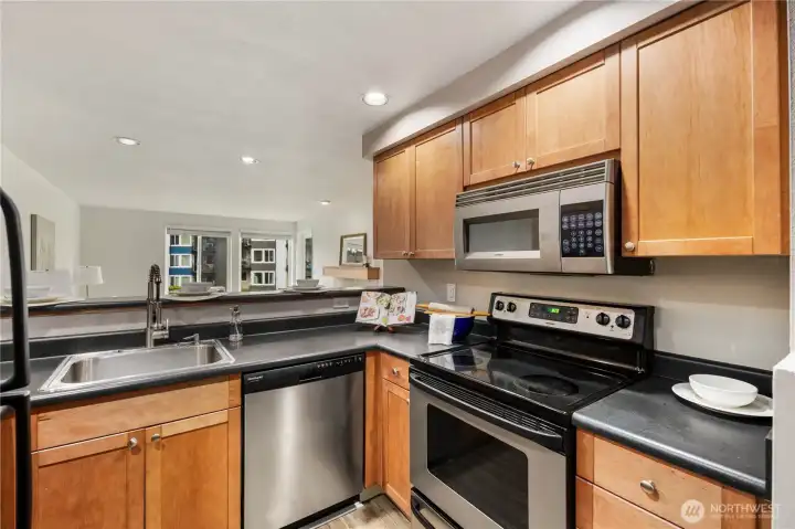 Lovely warm wood kitchen cabinets