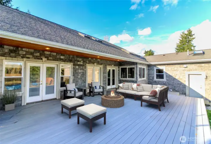 Private back deck off the Family room for family & friends