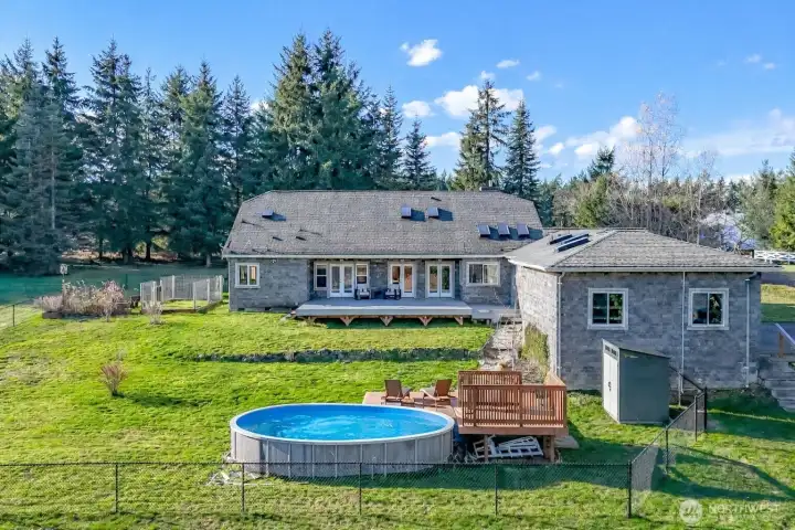 Who do you know that would want to join you for your private pool parties!