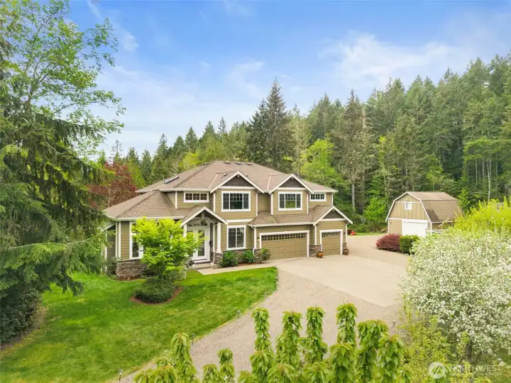 Welcome to 14691 Arabian Way where the PNW blends with exceptional design
