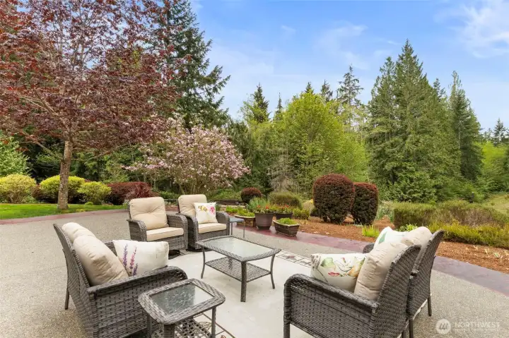 Relax and entertain on this beautifully landscaped patio