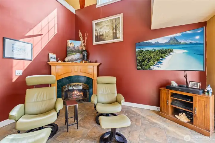 Cozy fireplace too!