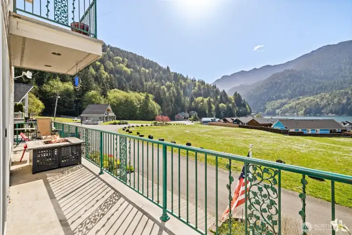 More views from the deck!