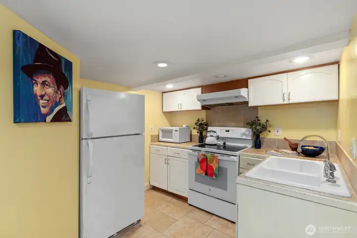 Full ADU kitchen