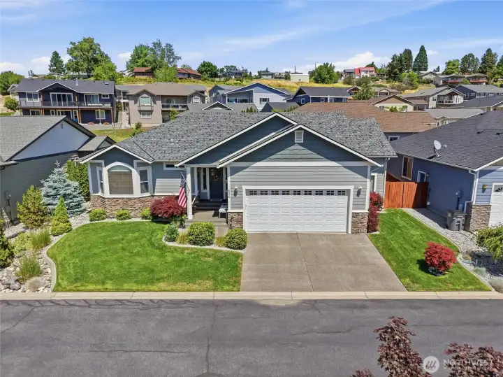 Welcome to 404 Ridgewood Dr in Manson WA! Beautiful single-level home in The Village at Manson, a gated community just minutes from Lake Chelan, wineries, shopping, and Manson Bay.